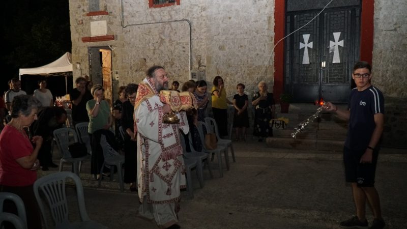 Τέλεσε μόνος του υπαίθρια Αγρυπνία στον Προφήτη Ηλία, ο ...